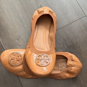 Tory Burch Women's Camel Flats